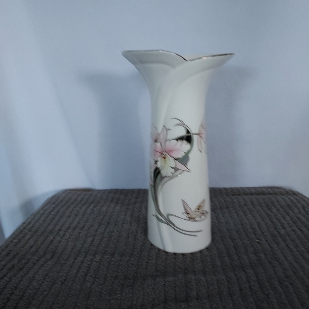 Japanese Vase - Picture 2 of 2